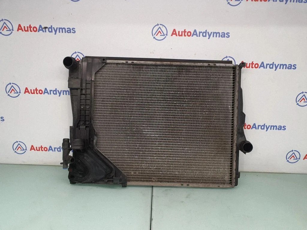 Jahutusvedeliku radiaator 17111436240
