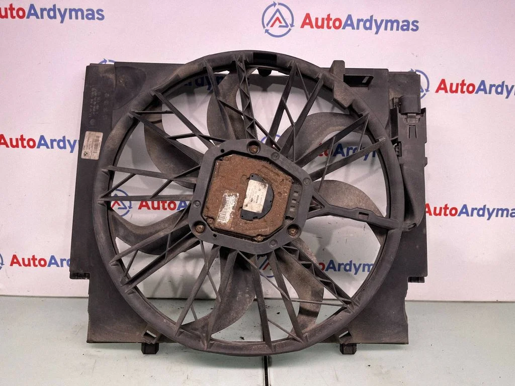 Electric radiator cooling fan 7789824