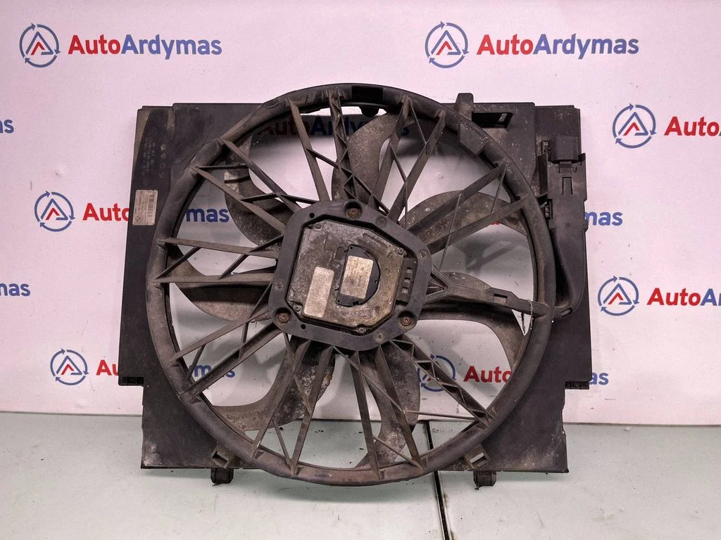Electric radiator cooling fan 7789824