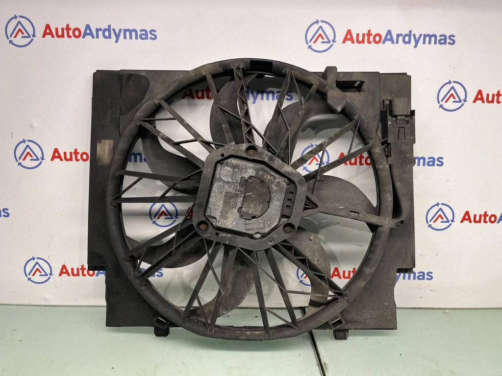Electric radiator cooling fan 7789824