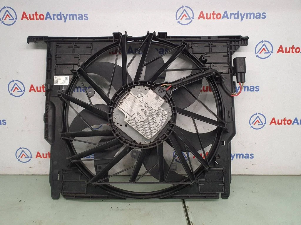 Electric radiator cooling fan 7633273