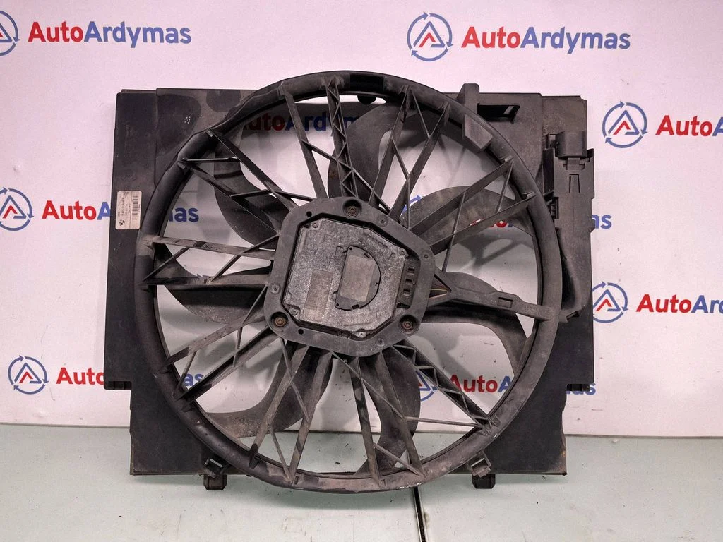 Electric radiator cooling fan 7789824
