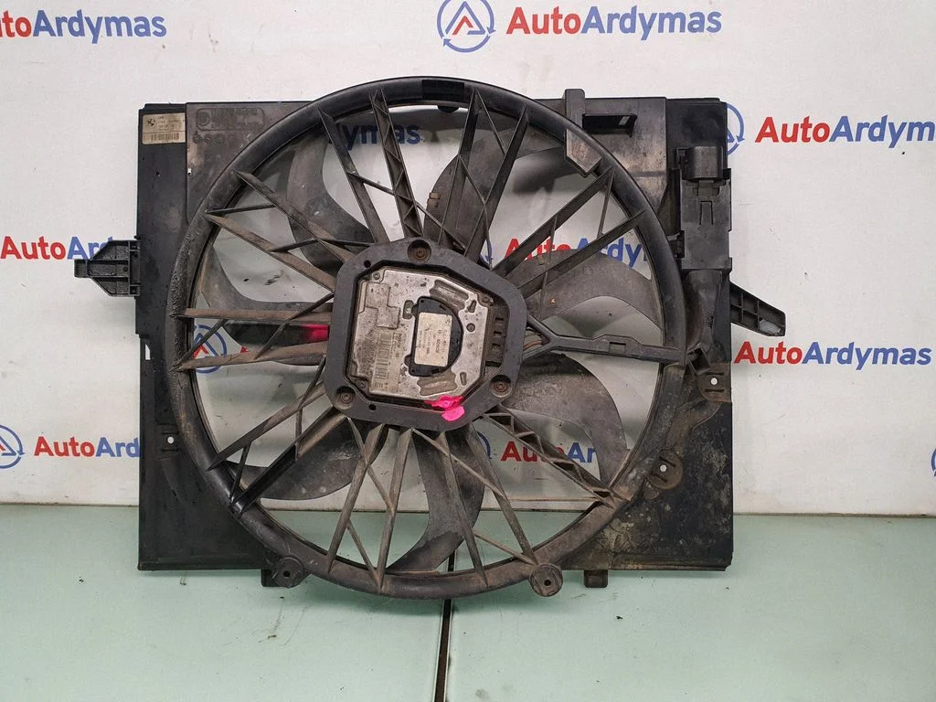 Electric radiator cooling fan 7524881
