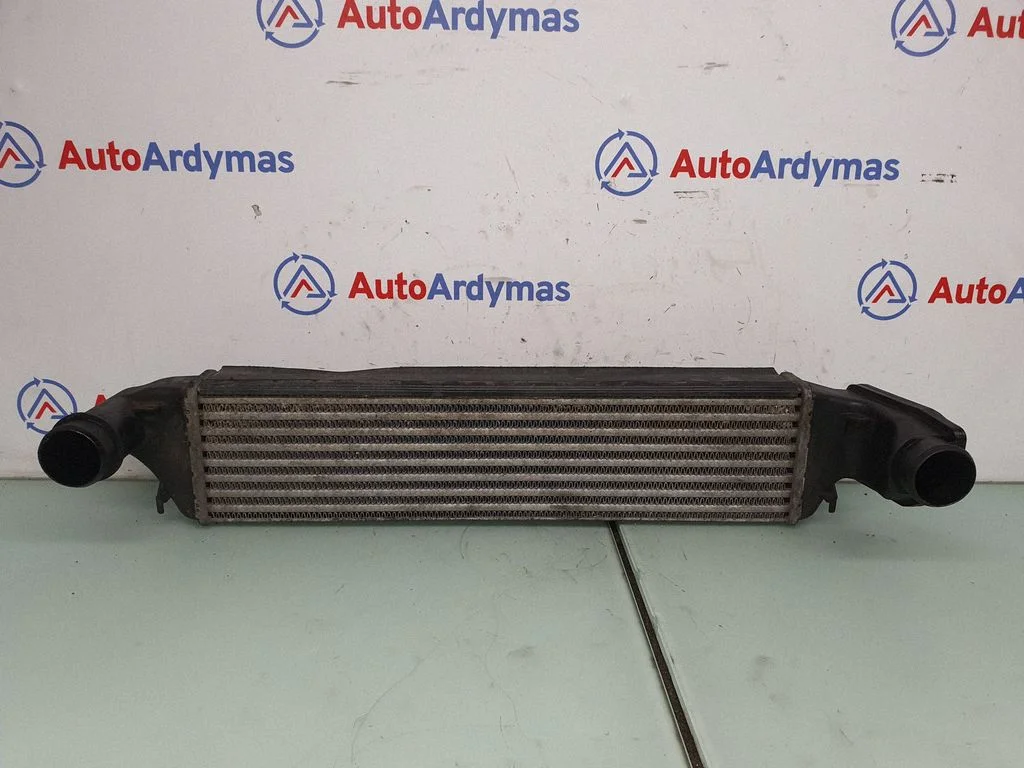 Vahejahuti radiaator 2246795