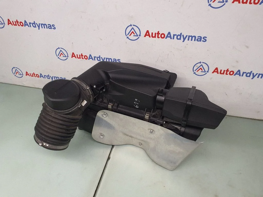 Air filter box 8635100