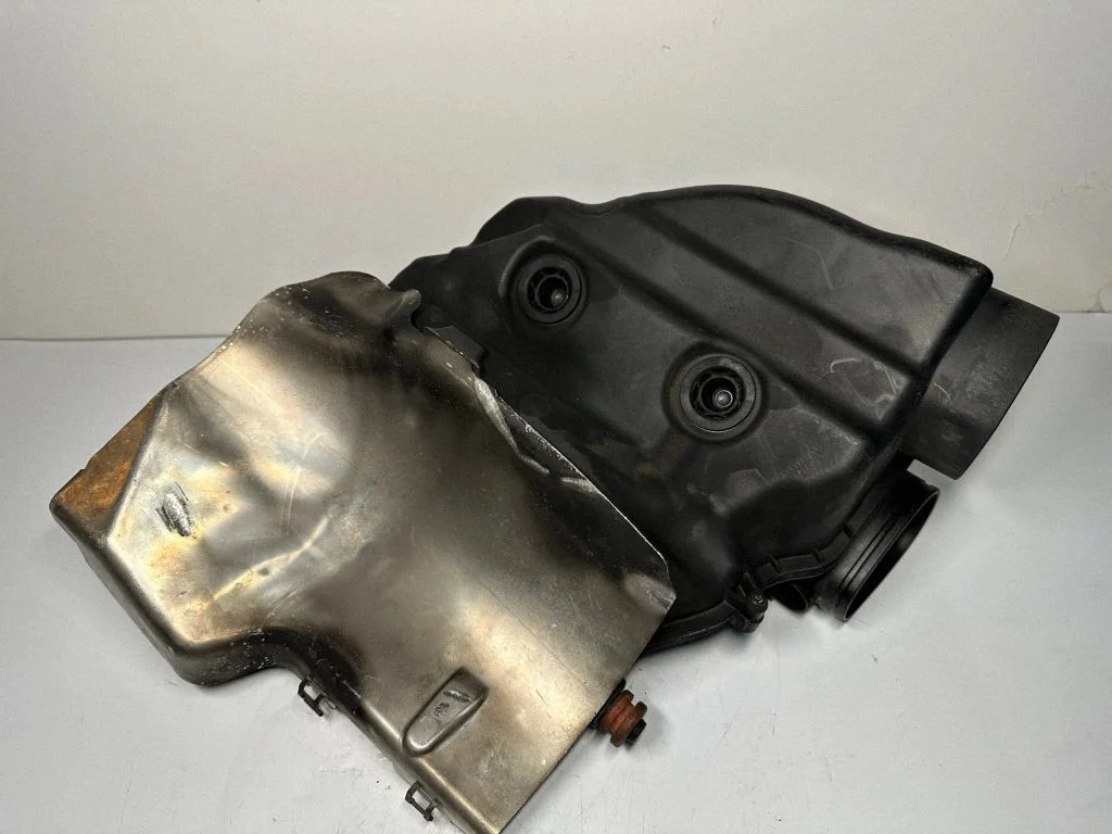 Air filter box 7577448