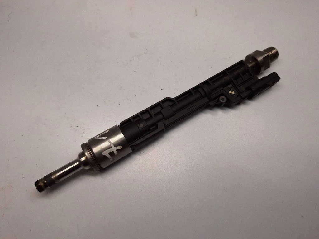 Sprausla (-as) (inžektors (-i)) – BMW 7. sērija G11 G12 (2015-2022)