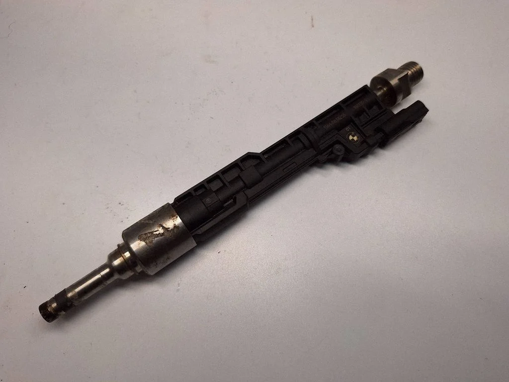 Sprausla (-as) (inžektors (-i)) – BMW 7. sērija G11 G12 (2015-2022)