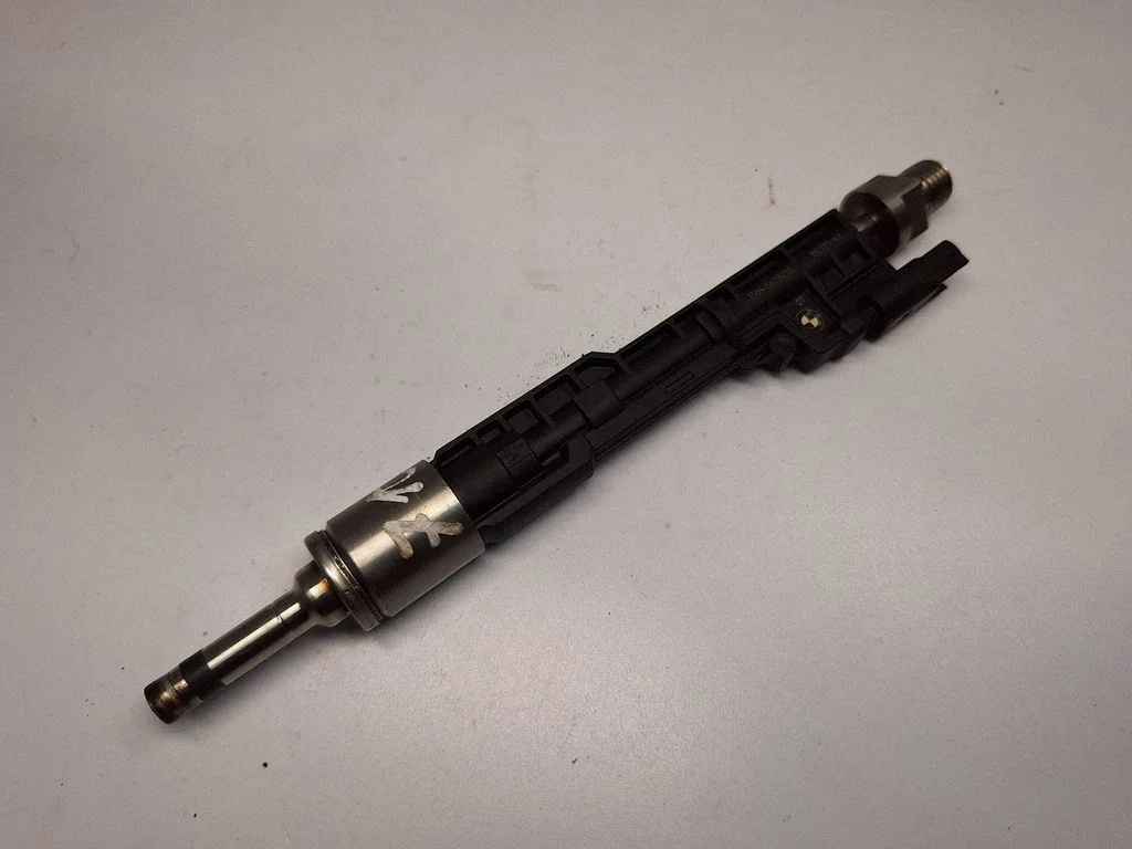 Sprausla (-as) (inžektors (-i)) – BMW 7. sērija G11 G12 (2015-2022)