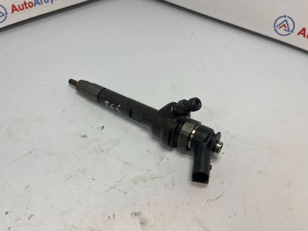 Fuel injector 0445110601