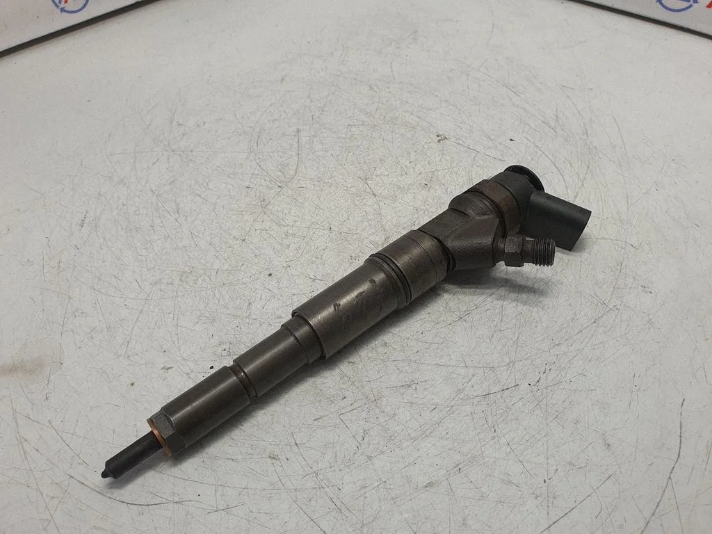 Fuel injector 7792096