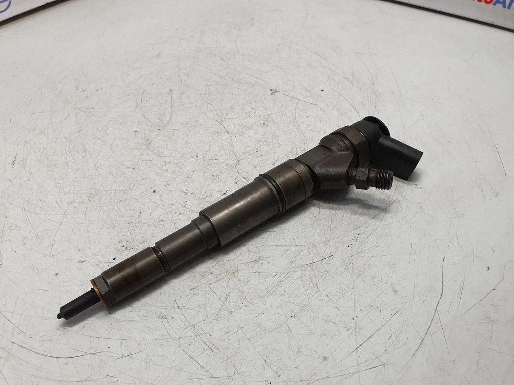 Fuel injector 7792096
