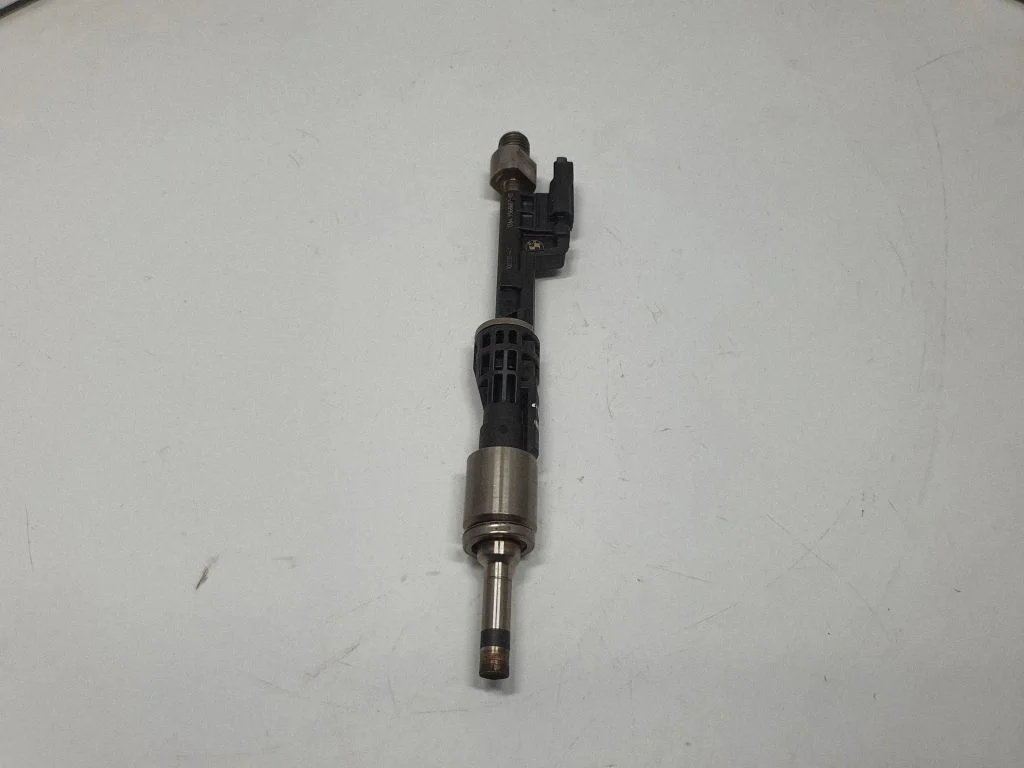 Fuel injector 7568607