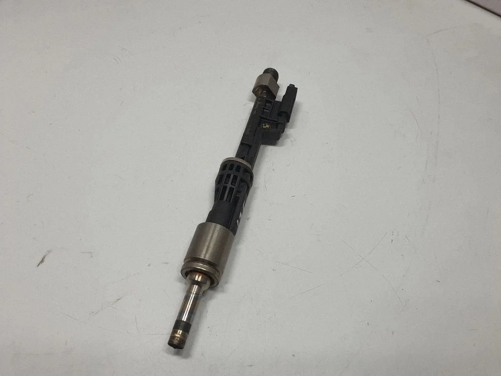Fuel injector 7568607