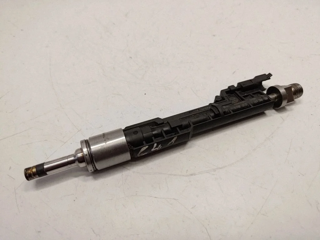 Fuel injector 13537645956
