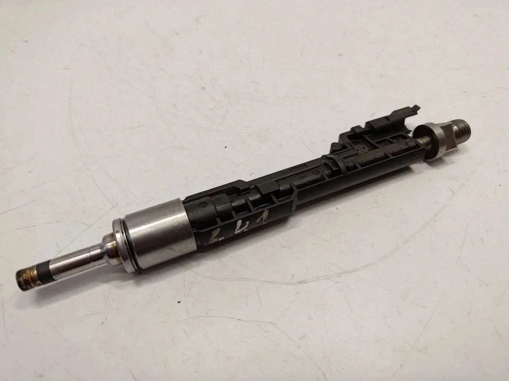 Fuel injector 13537645956