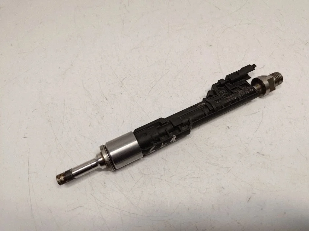 Fuel injector 13537645956