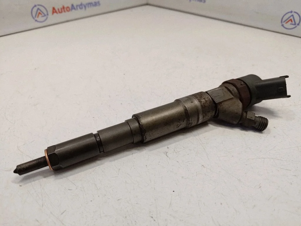 Fuel injector 2354000