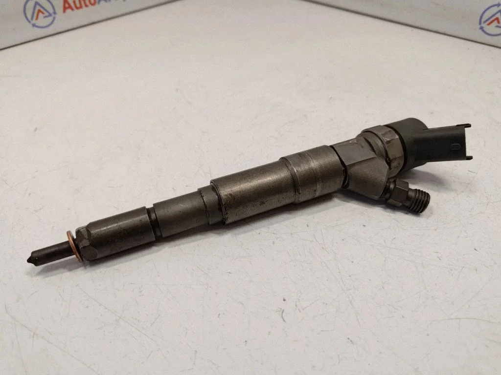 Fuel injector 2354000
