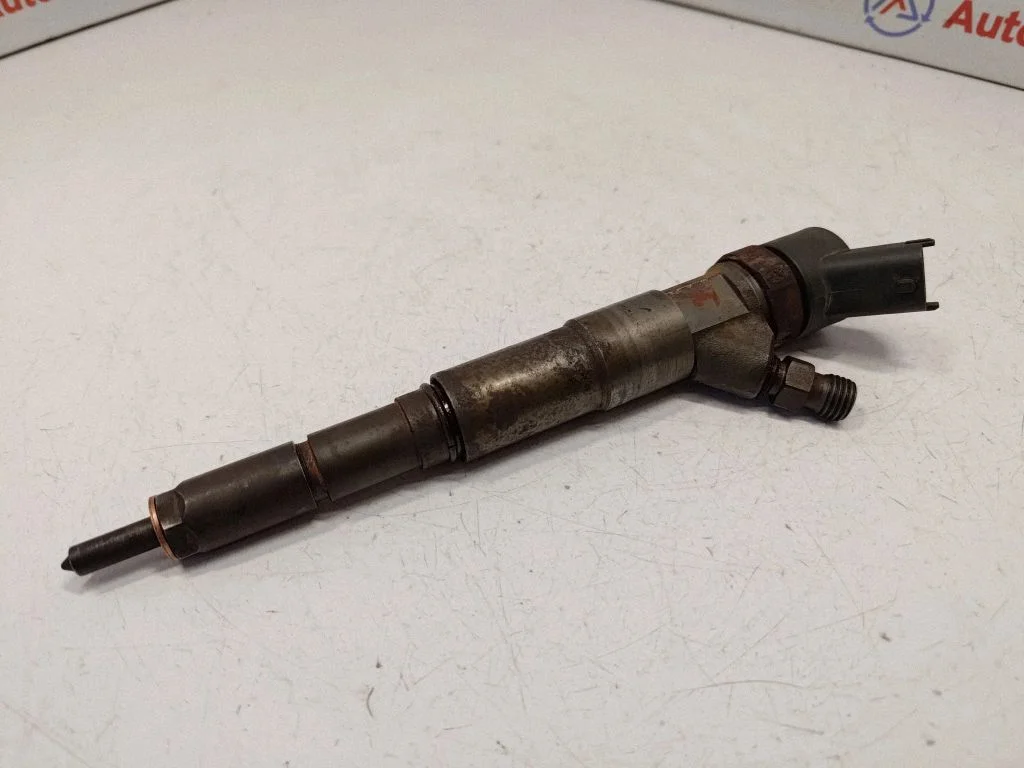 Fuel injector 2354000