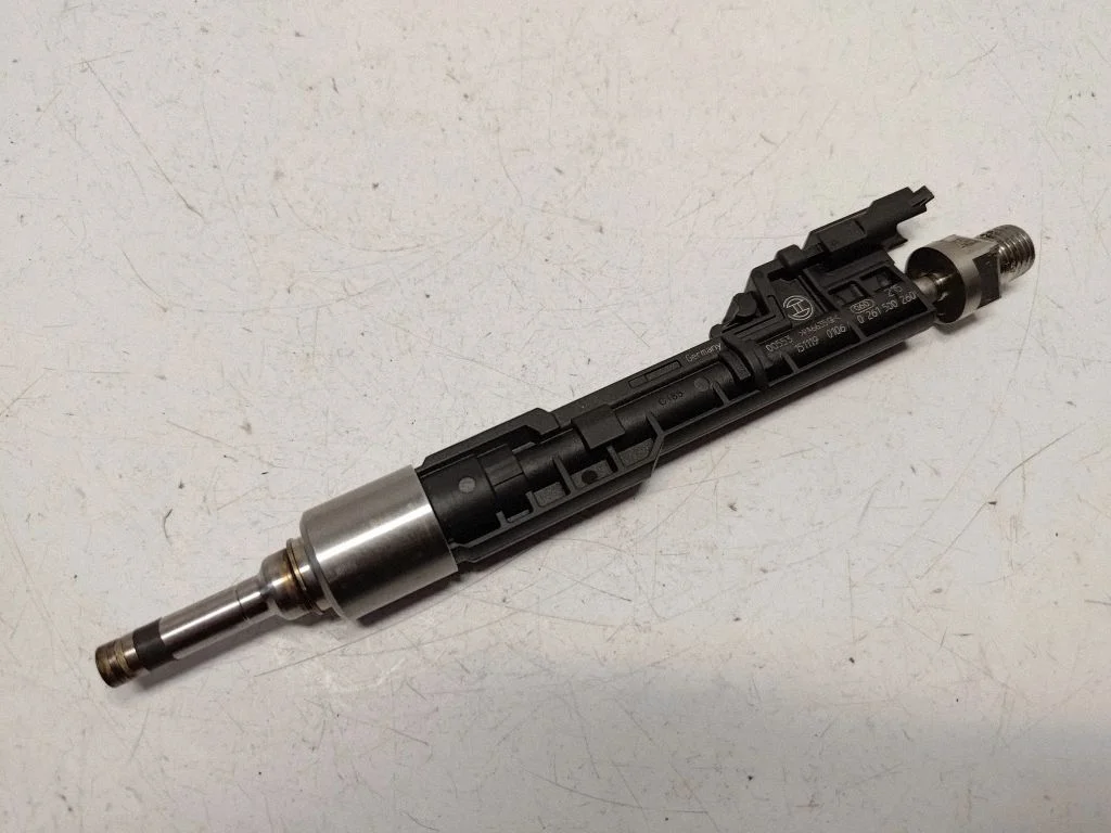 Fuel injector 13648625397