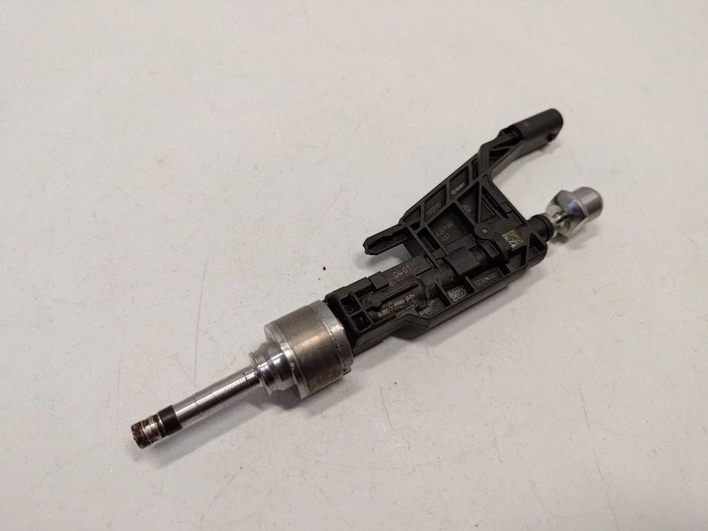Fuel injector 8656548