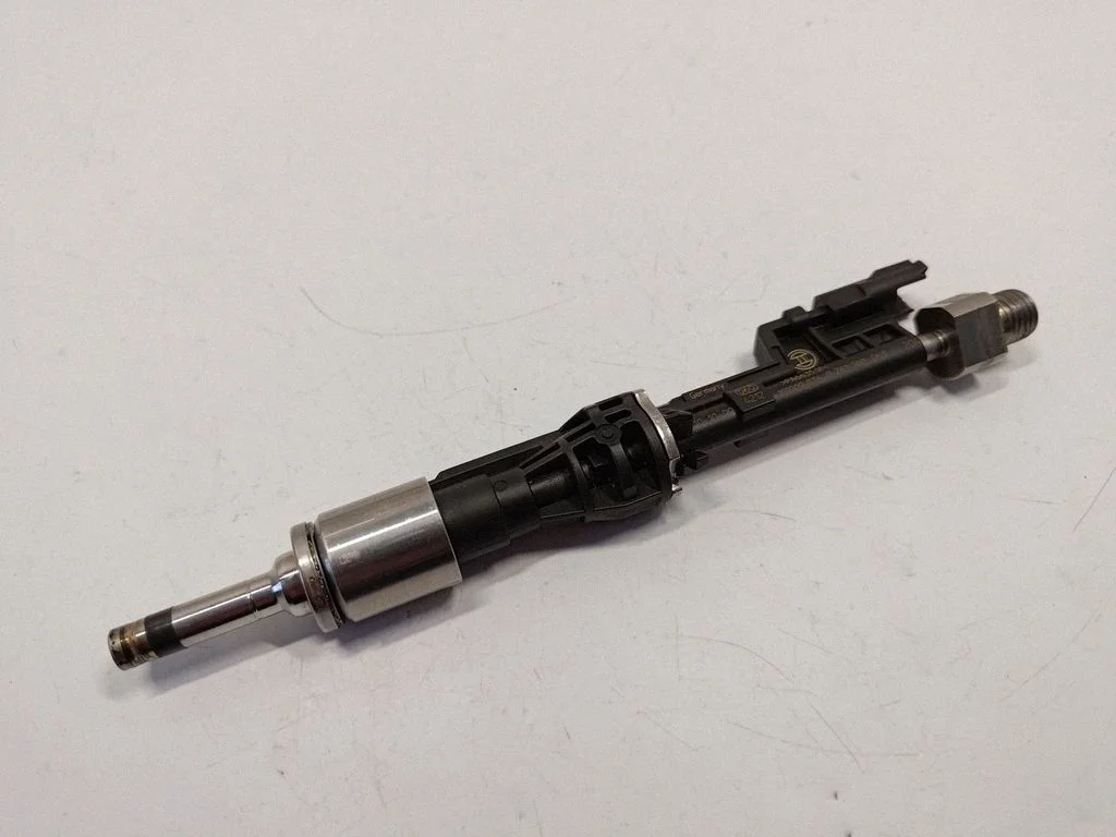 Sprausla (-as) (inžektors (-i)) – BMW 5. sērija F10 F11 (2009-2016)