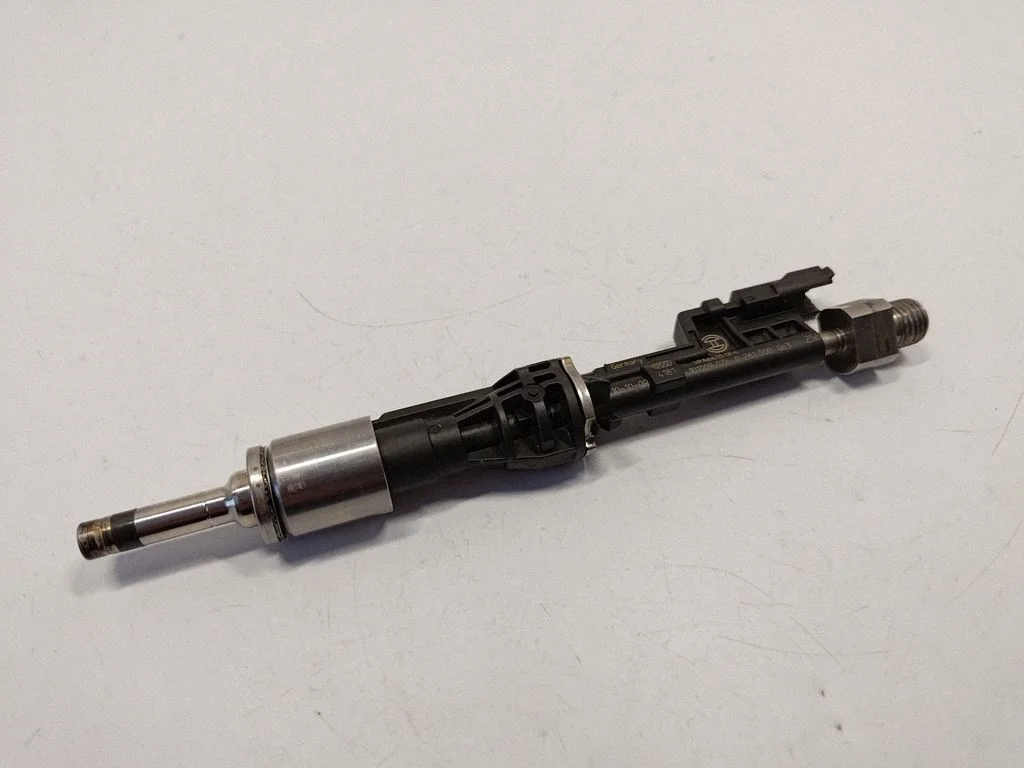 Sprausla (-as) (inžektors (-i)) – BMW 5. sērija F10 F11 (2009-2016)