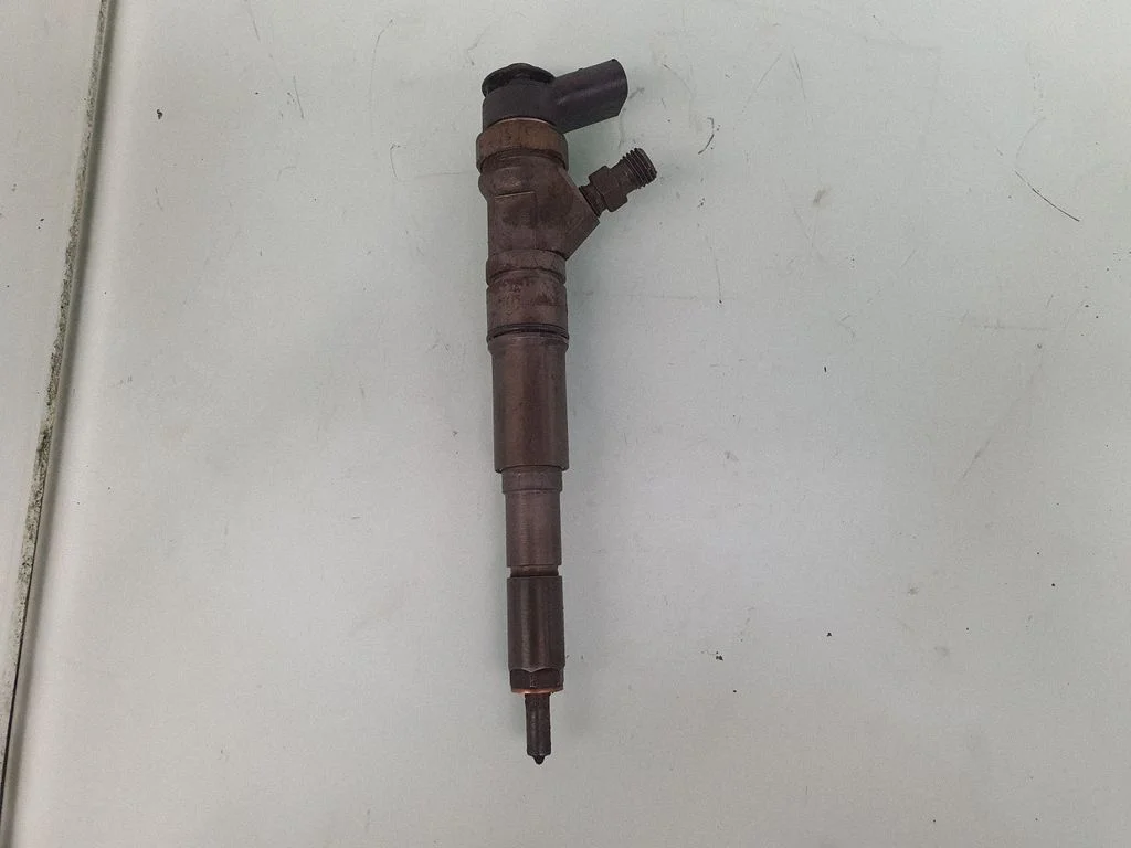 Fuel injector 13537794435