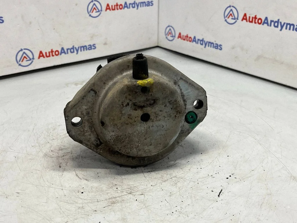 Engine mount bracket 6769874