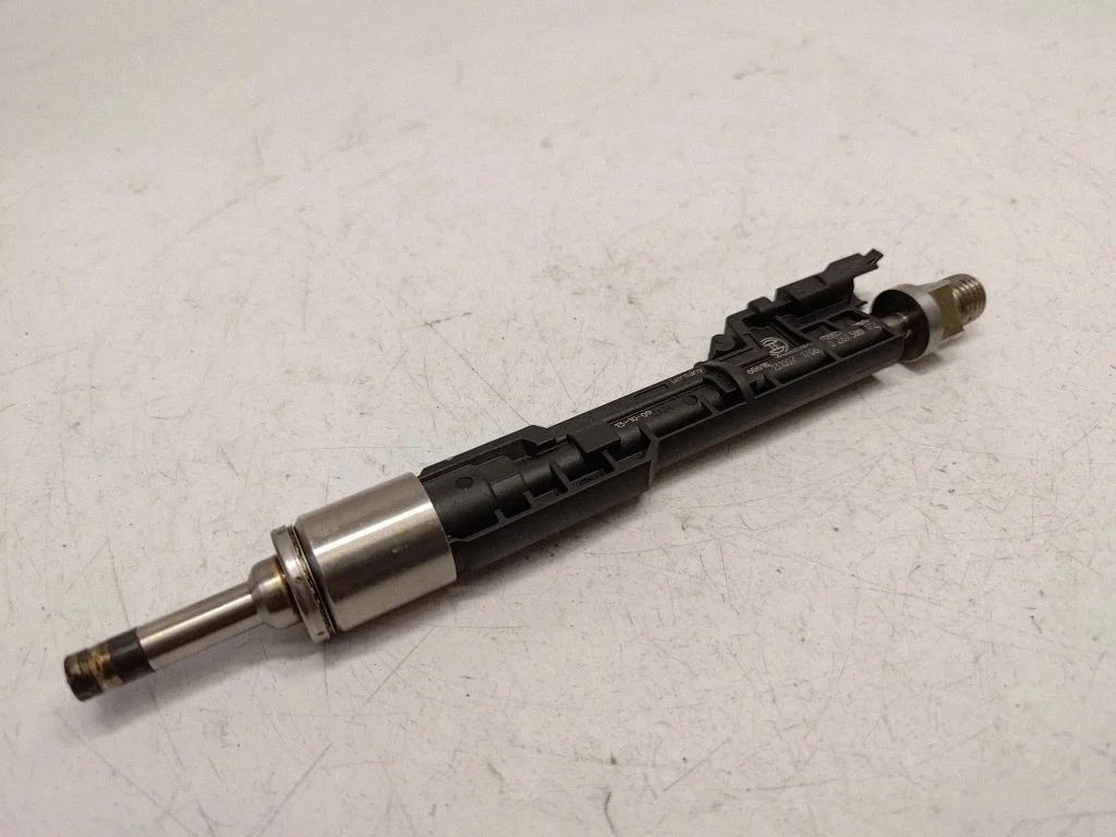 Fuel injector 13647639994