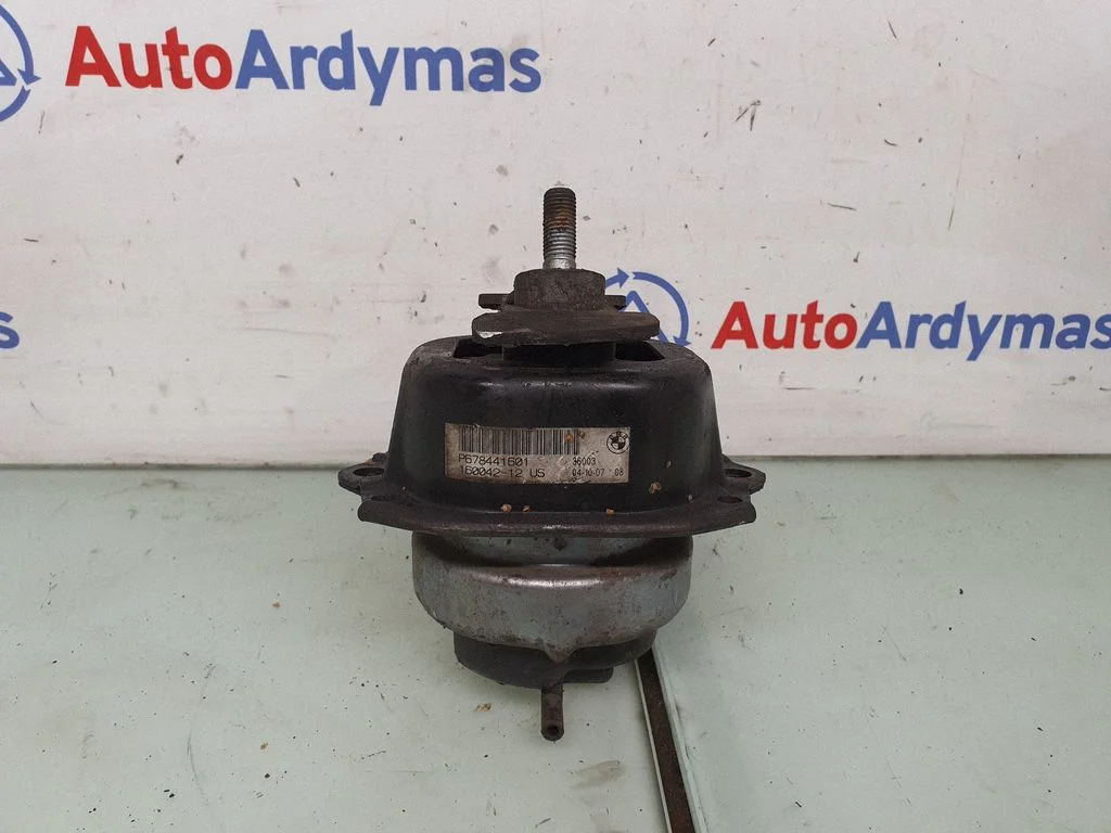 Engine mount bracket 6784416