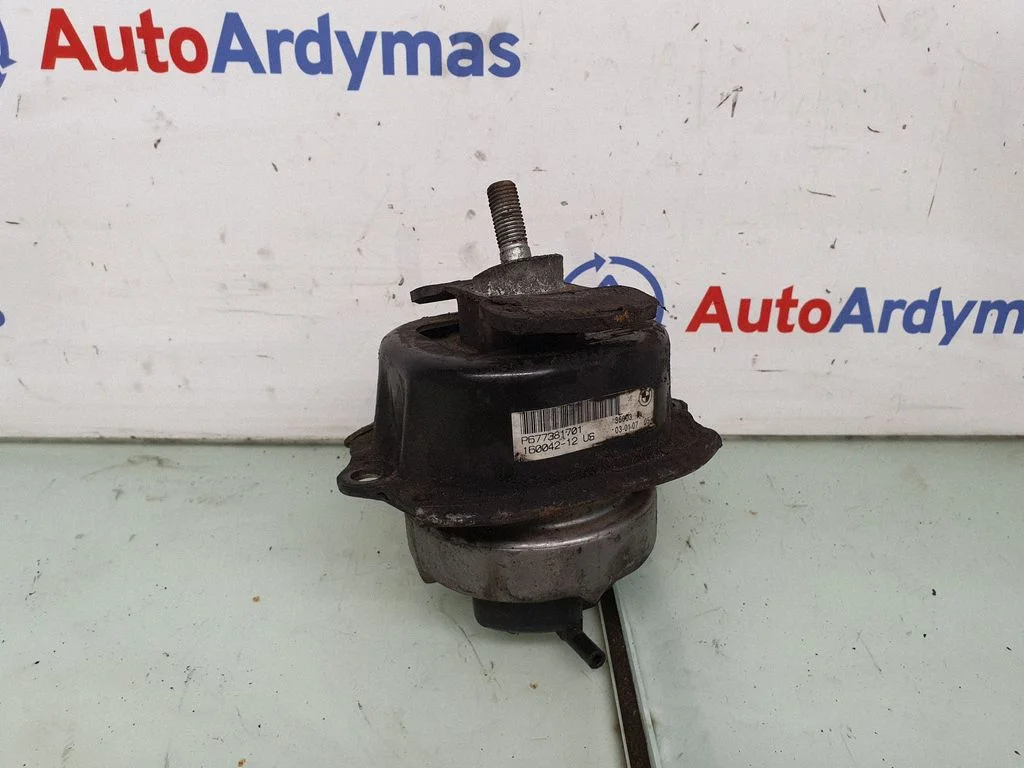 Engine mount bracket 6773817