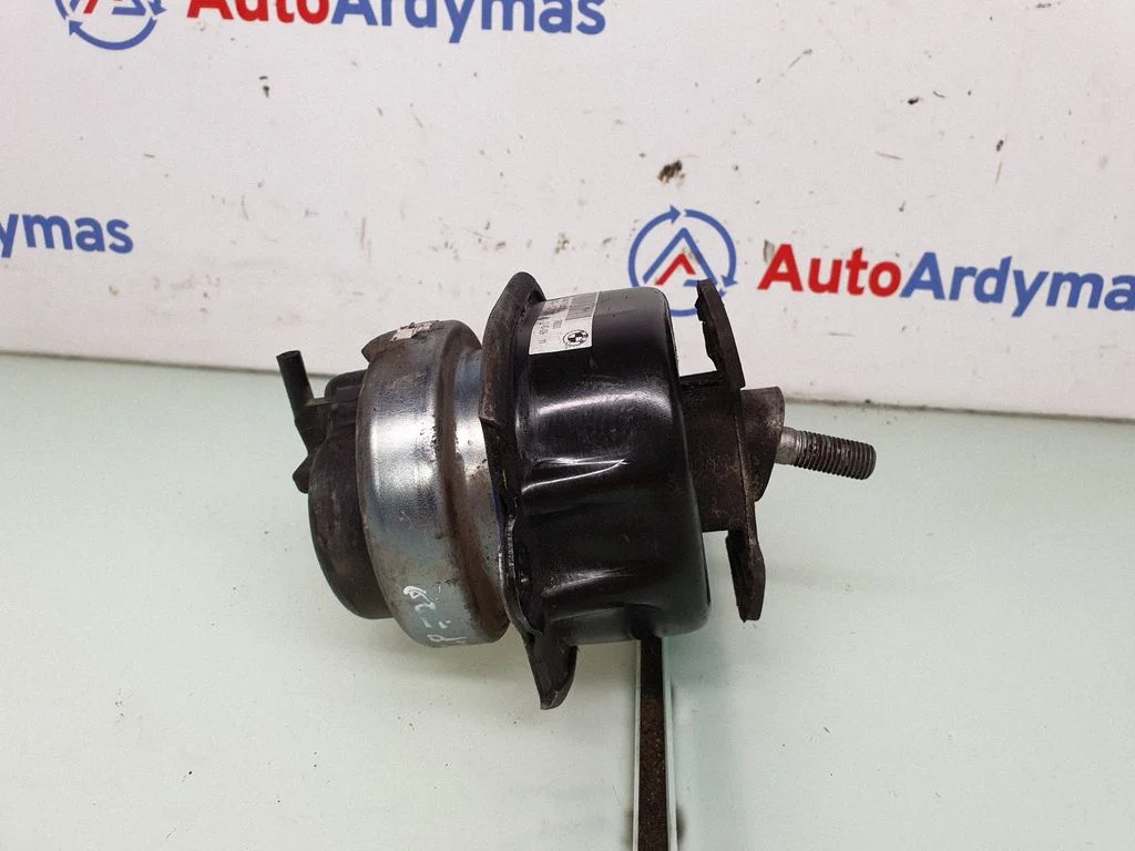 Engine mount bracket 6784416