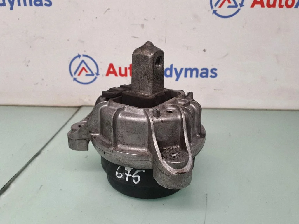 Engine mount bracket 6786528