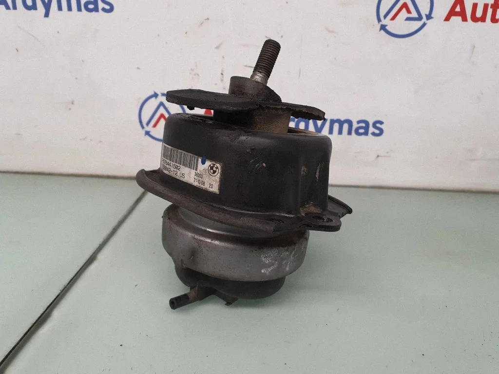 Engine mount bracket 6784416