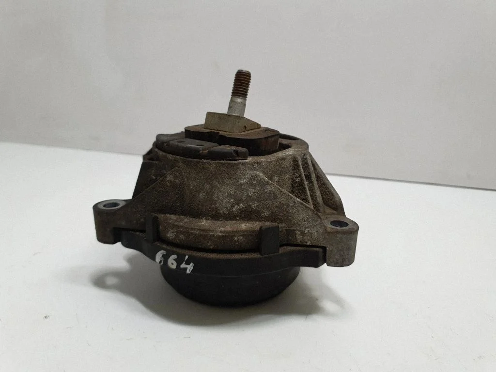 Engine mount bracket 6856184