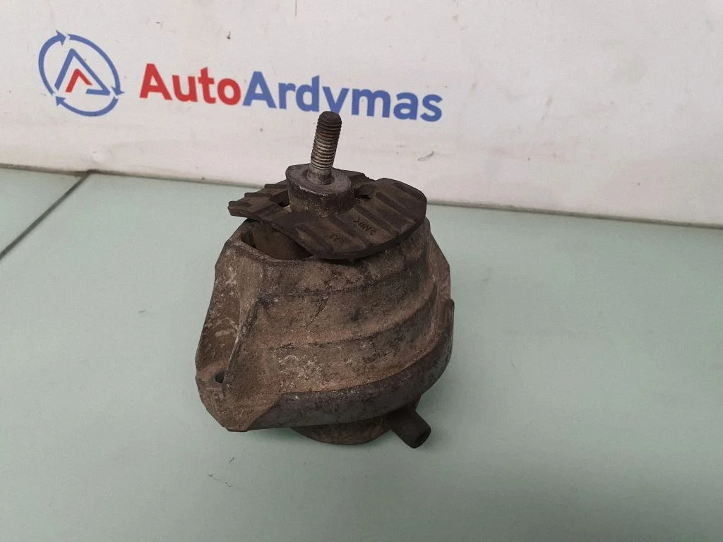 Dzinēja spilvens – BMW 5. sērija E60 E61 (2004-2010)