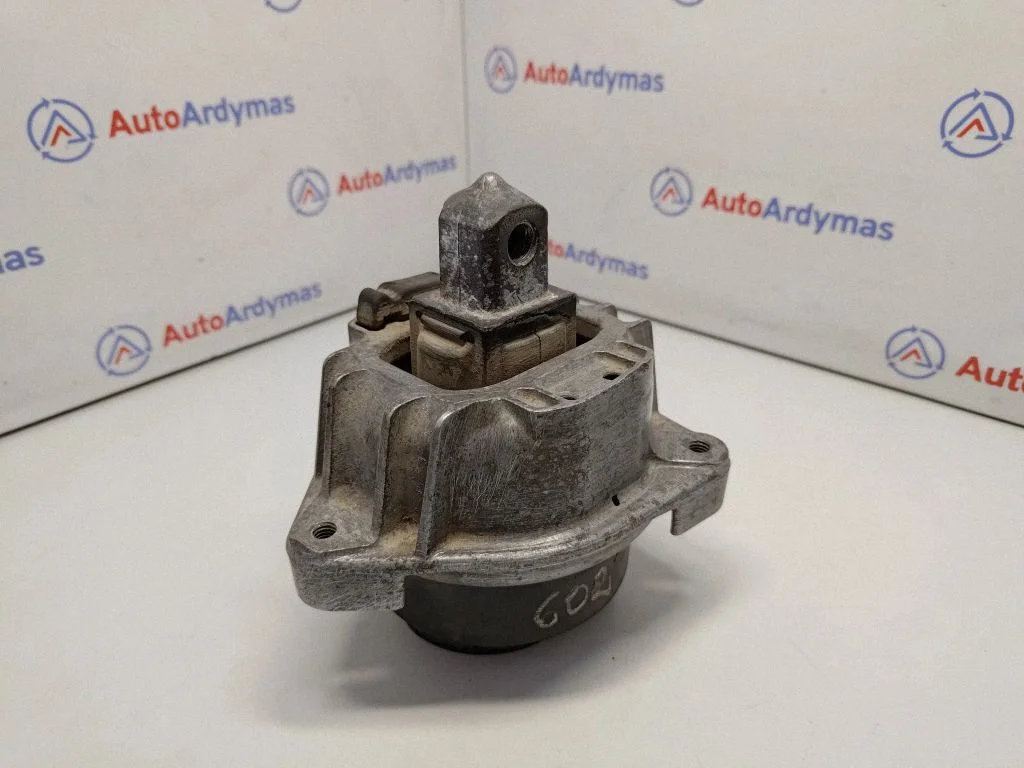 Engine mount bracket 6797184