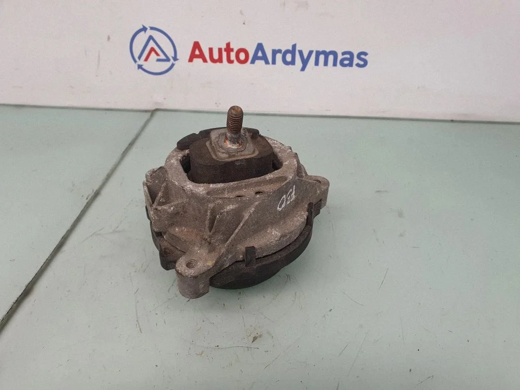 Engine mount bracket 6787659