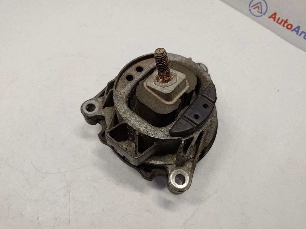 Engine mount bracket 6856184
