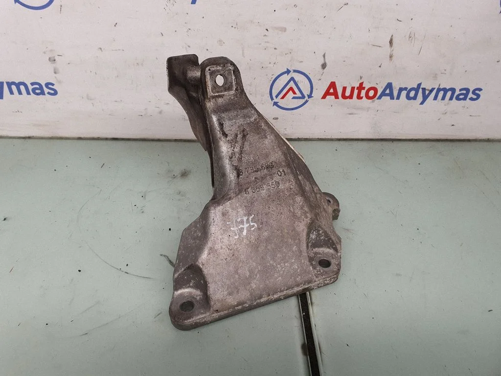 Engine mounting bracket 6785698