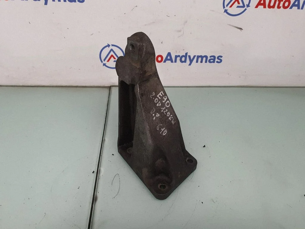 Dzinēja stiprinājuma kronšteins – BMW 3. sērija E90 E91 (2005-2012)