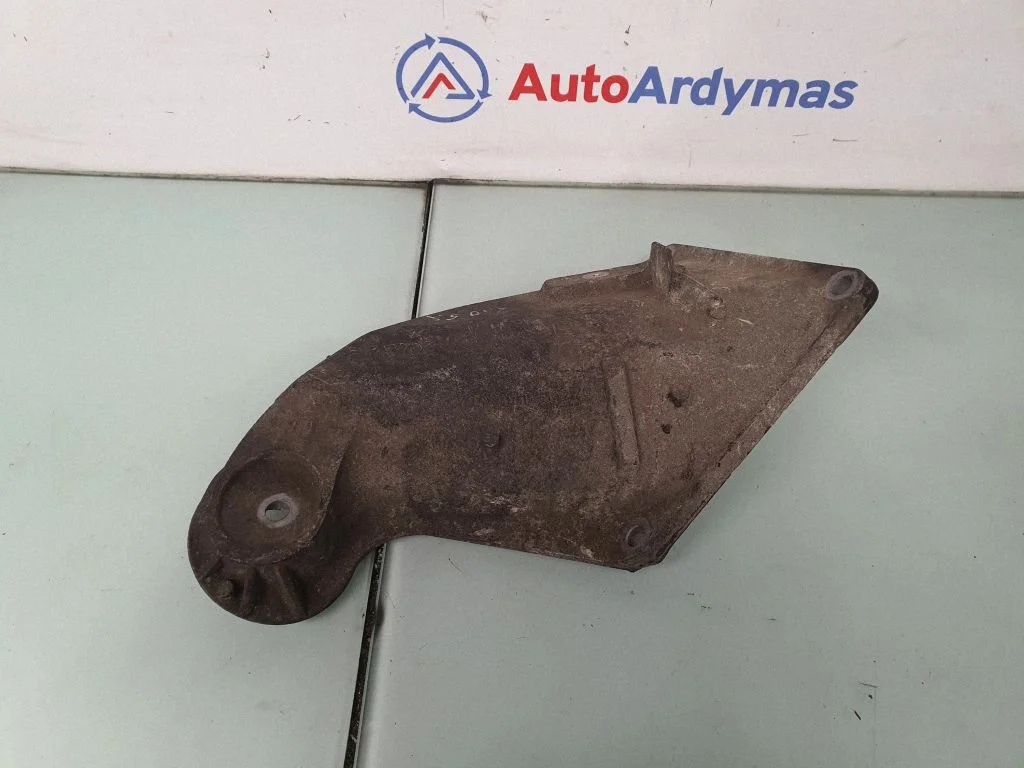 Dzinēja stiprinājuma kronšteins 6761565