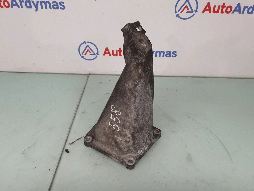 Engine mounting bracket 22116751324