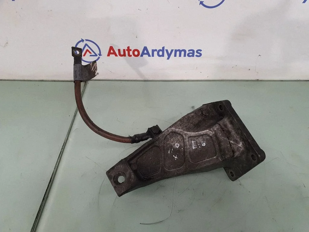 Engine mounting bracket 6754185