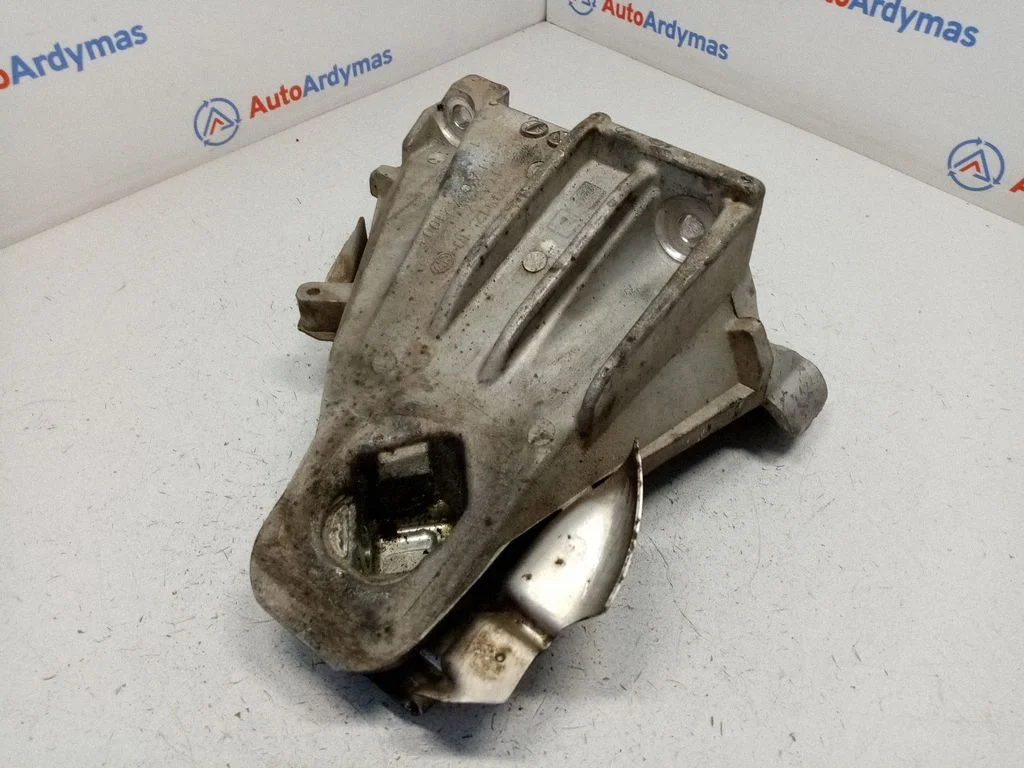 Engine mounting bracket – BMW X5 E70 (2006-2013)
