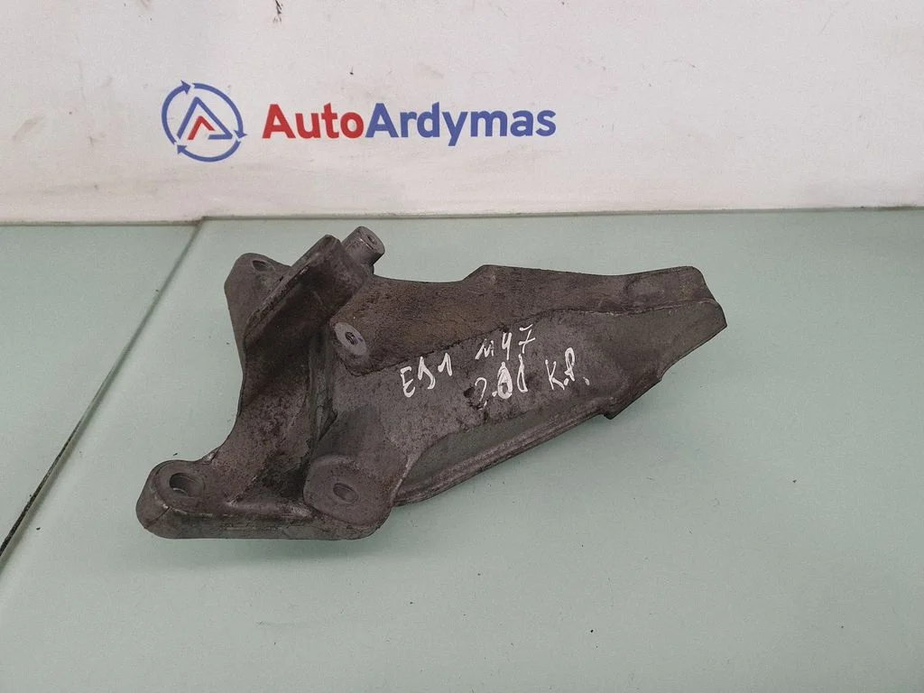 Engine mounting bracket 22116760309