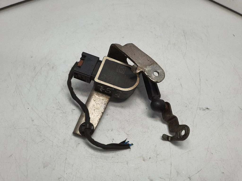 Headlight/headlamp level sensor 2959574