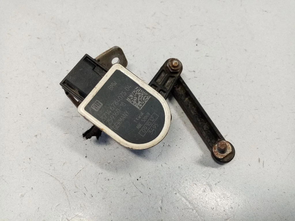 Headlight/headlamp level sensor 6784075